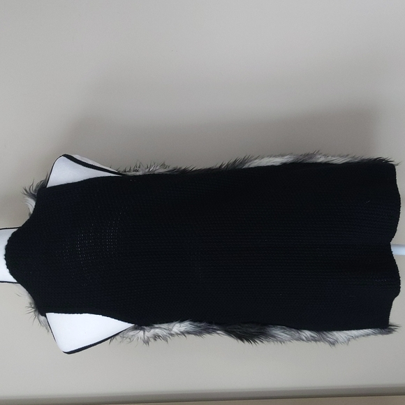 Almost Famous Faux Fur Open Cardigan Sweater Vest M White Black Vegan - Picture 11 of 16